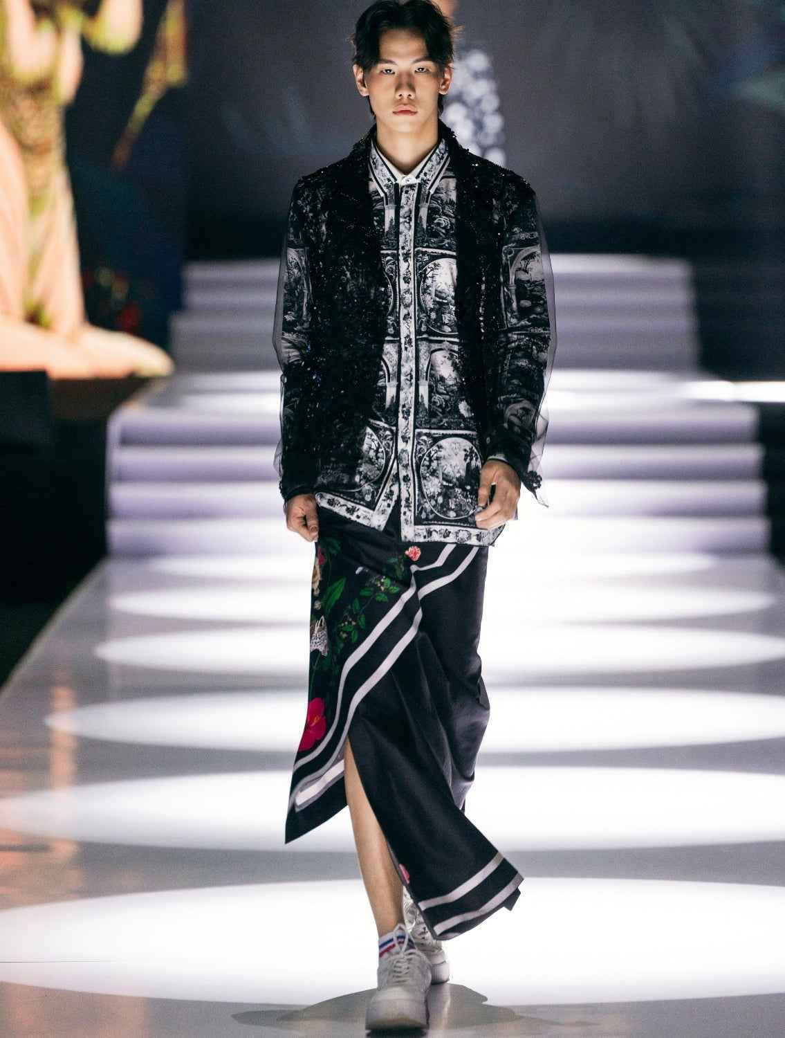 Natori Black Pre-Pleated Sarong Dhoti