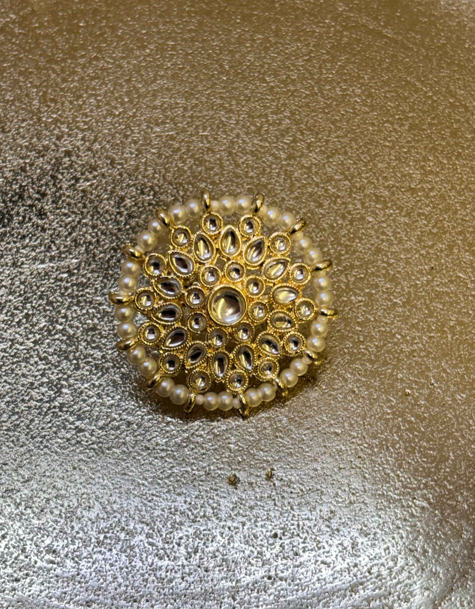Round Kundan statement ring