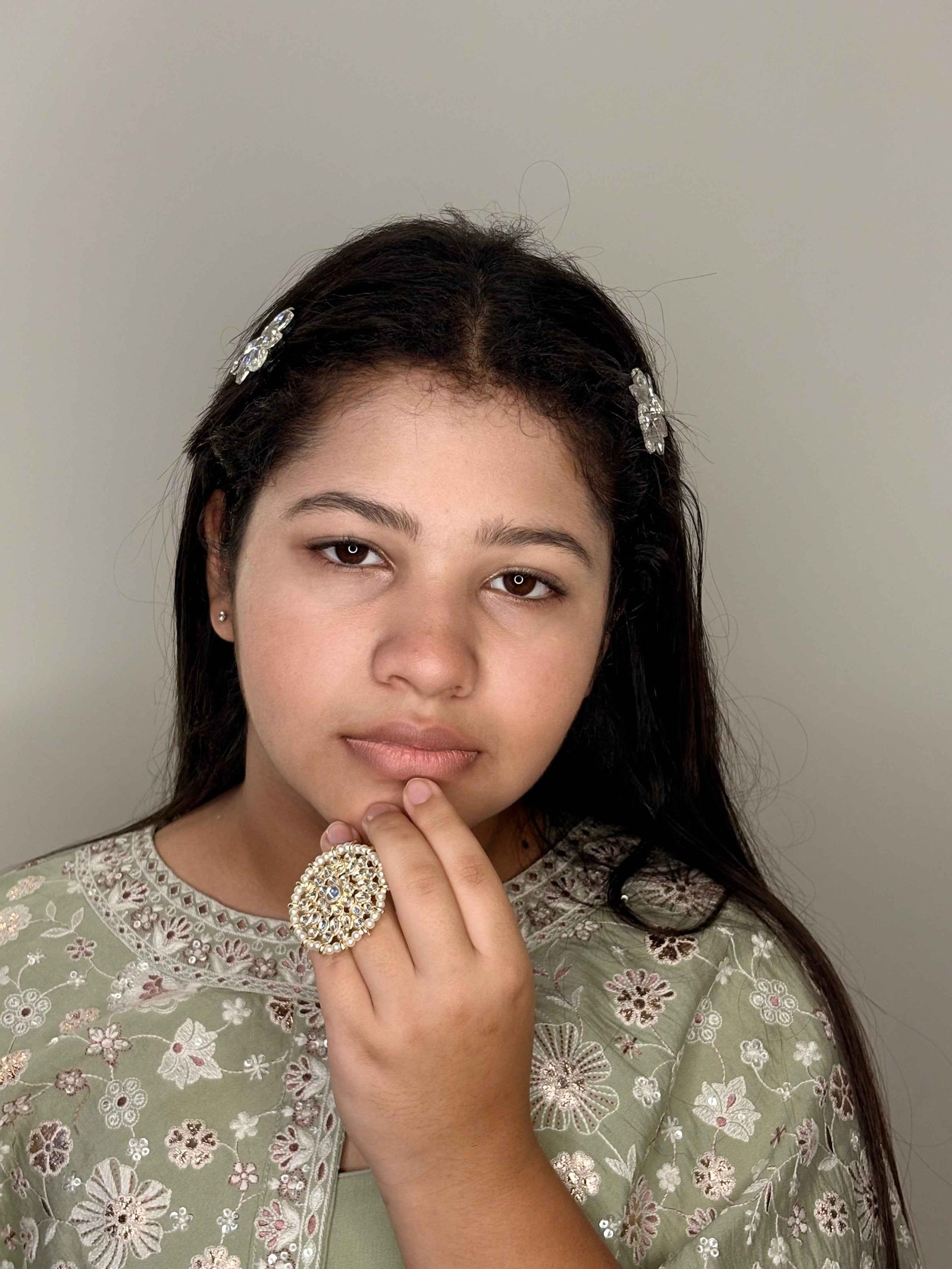 Round Kundan statement ring