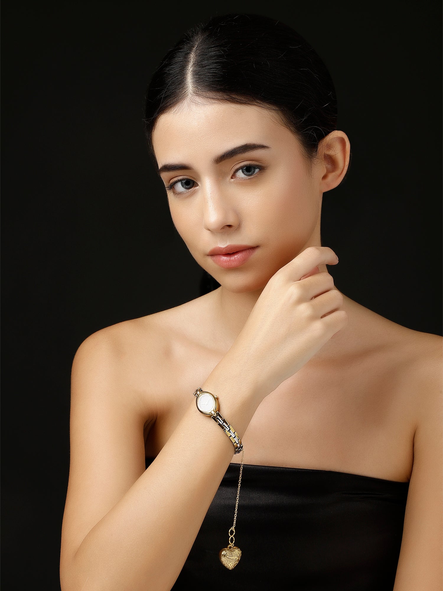 Zar-e-Sheesham Watch Charm