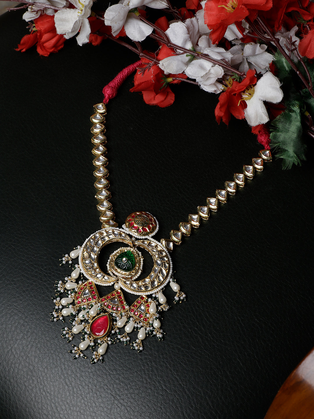 Surkh-e-Gul Haar