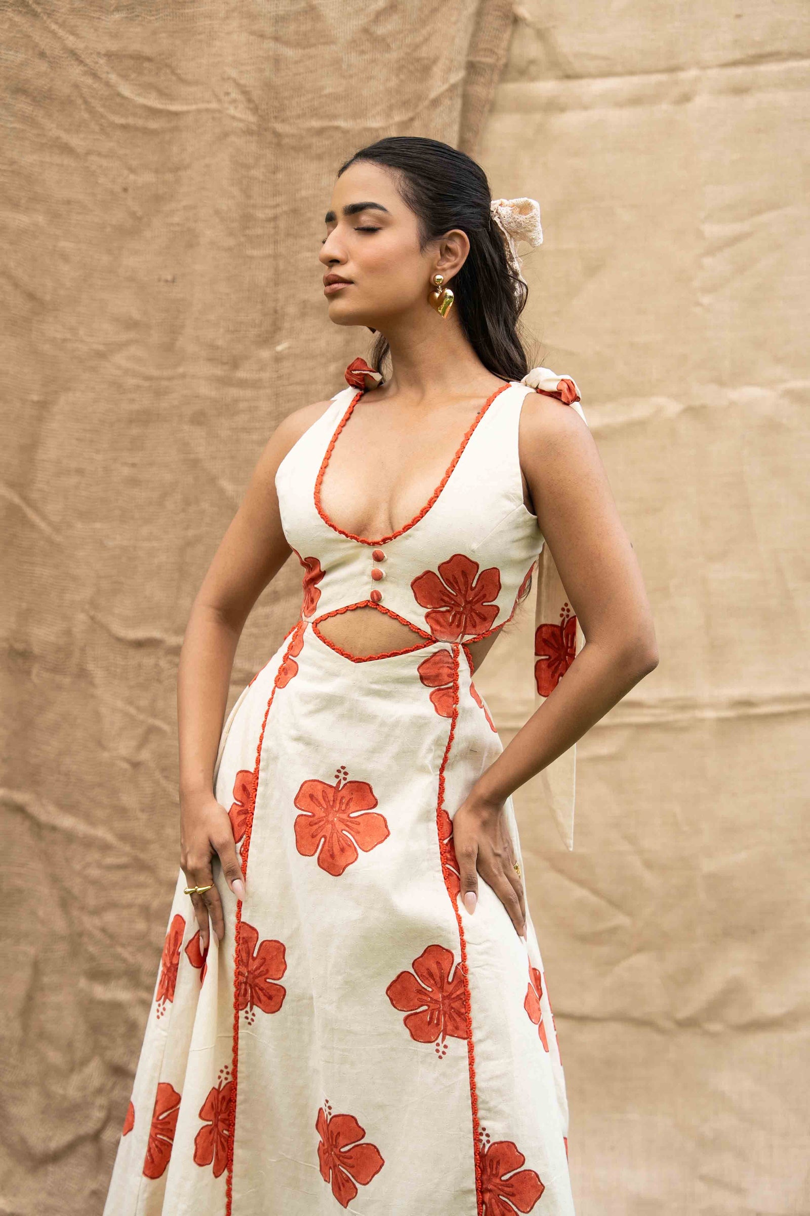 Julia Midi Dress Gives A Perfect Summer Vacation Vibe