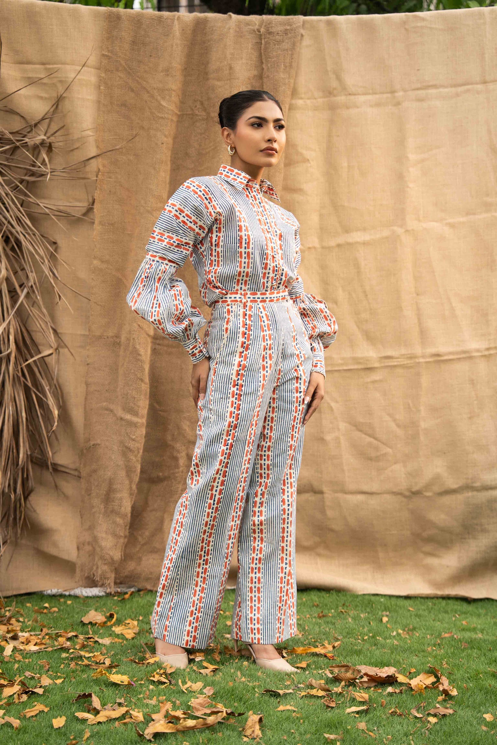 Geometric Coord Set Consists Of Printed Shirt With Fit