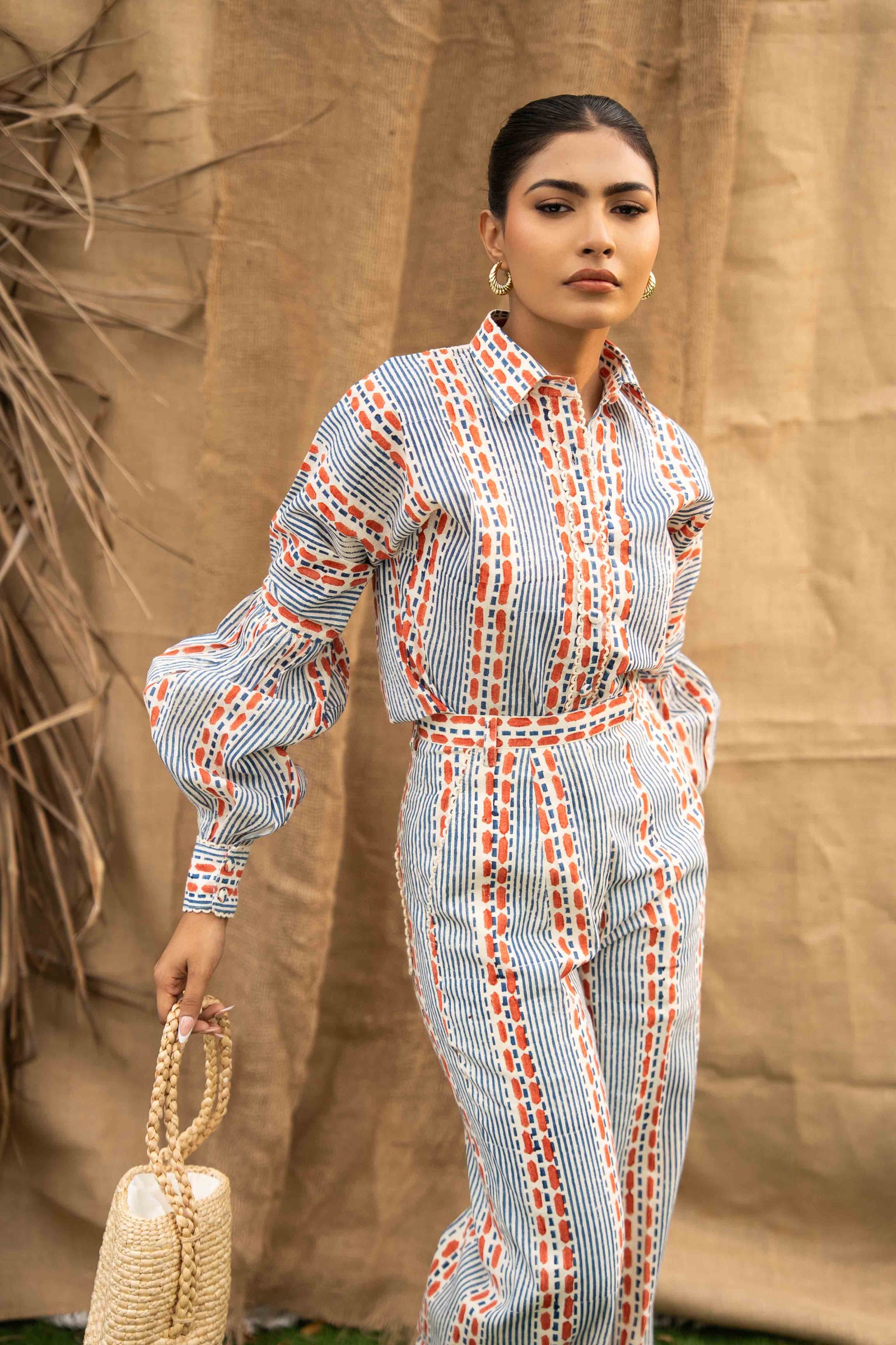 Geometric Coord Set Consists Of Printed Shirt With Fit