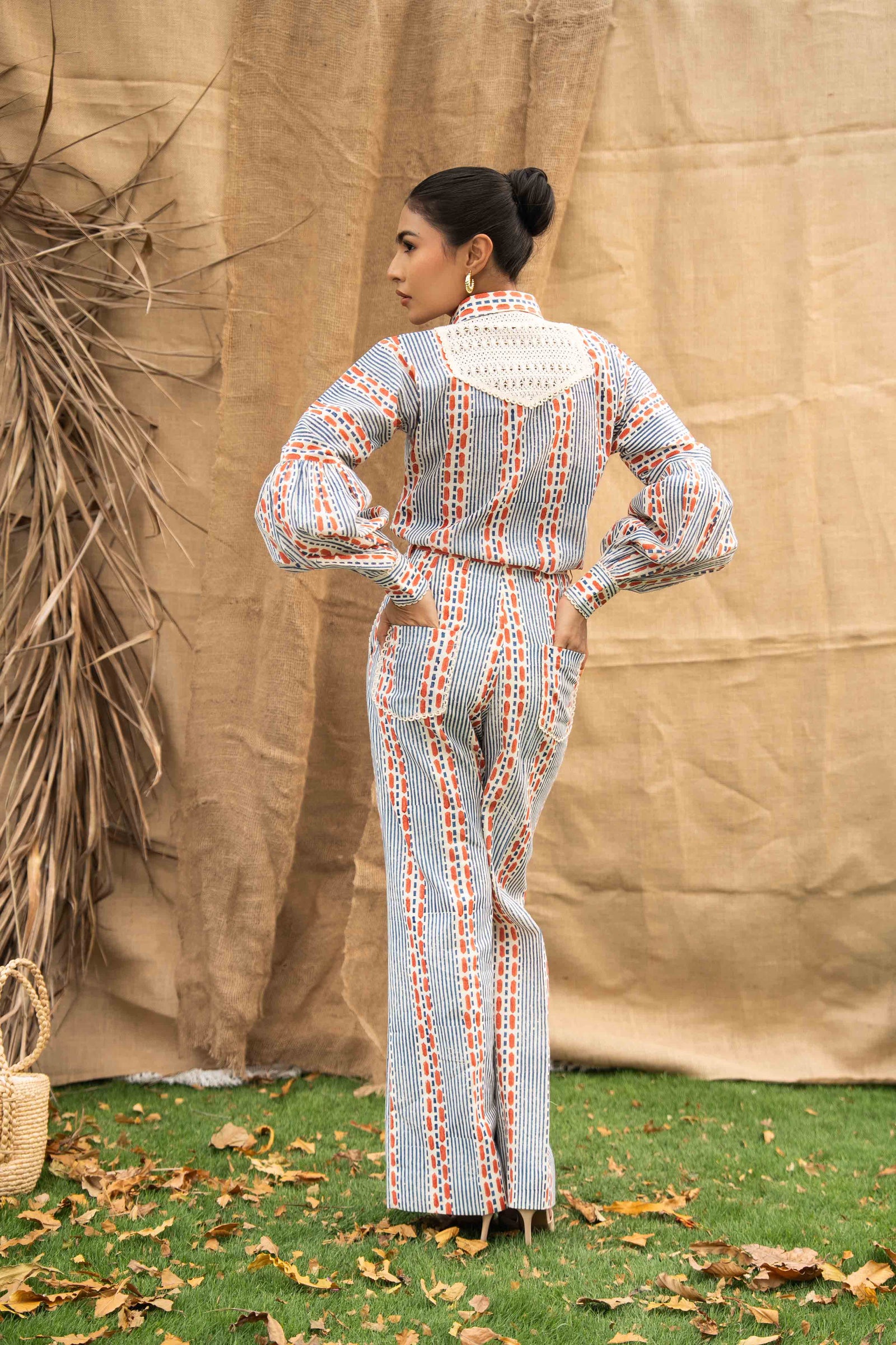 Geometric Coord Set Consists Of Printed Shirt With Fit