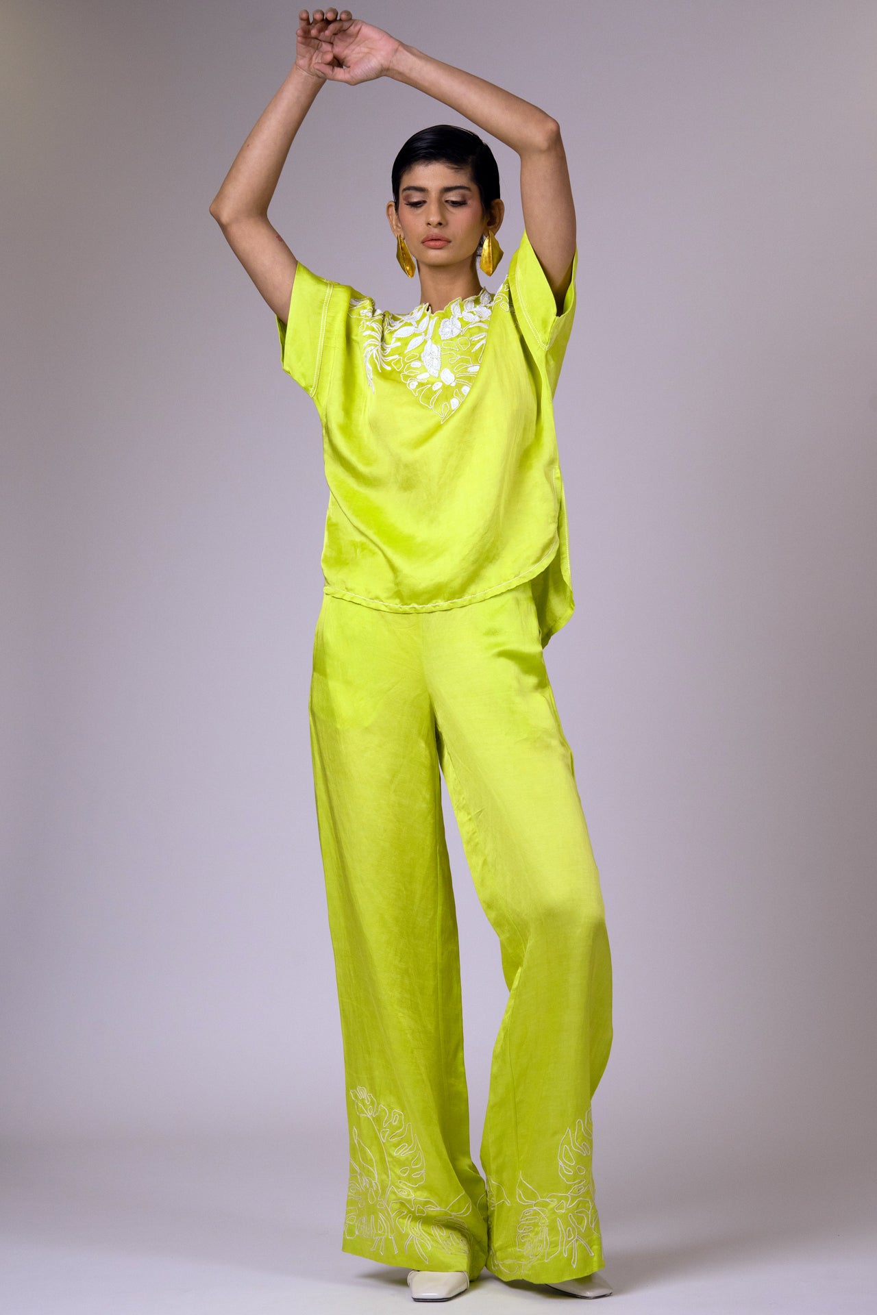 Scalloped Neck Top & Retro Pants