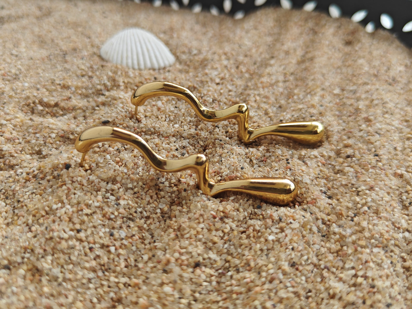 Gatherings And Party Nights, These 18Kgold Earrings