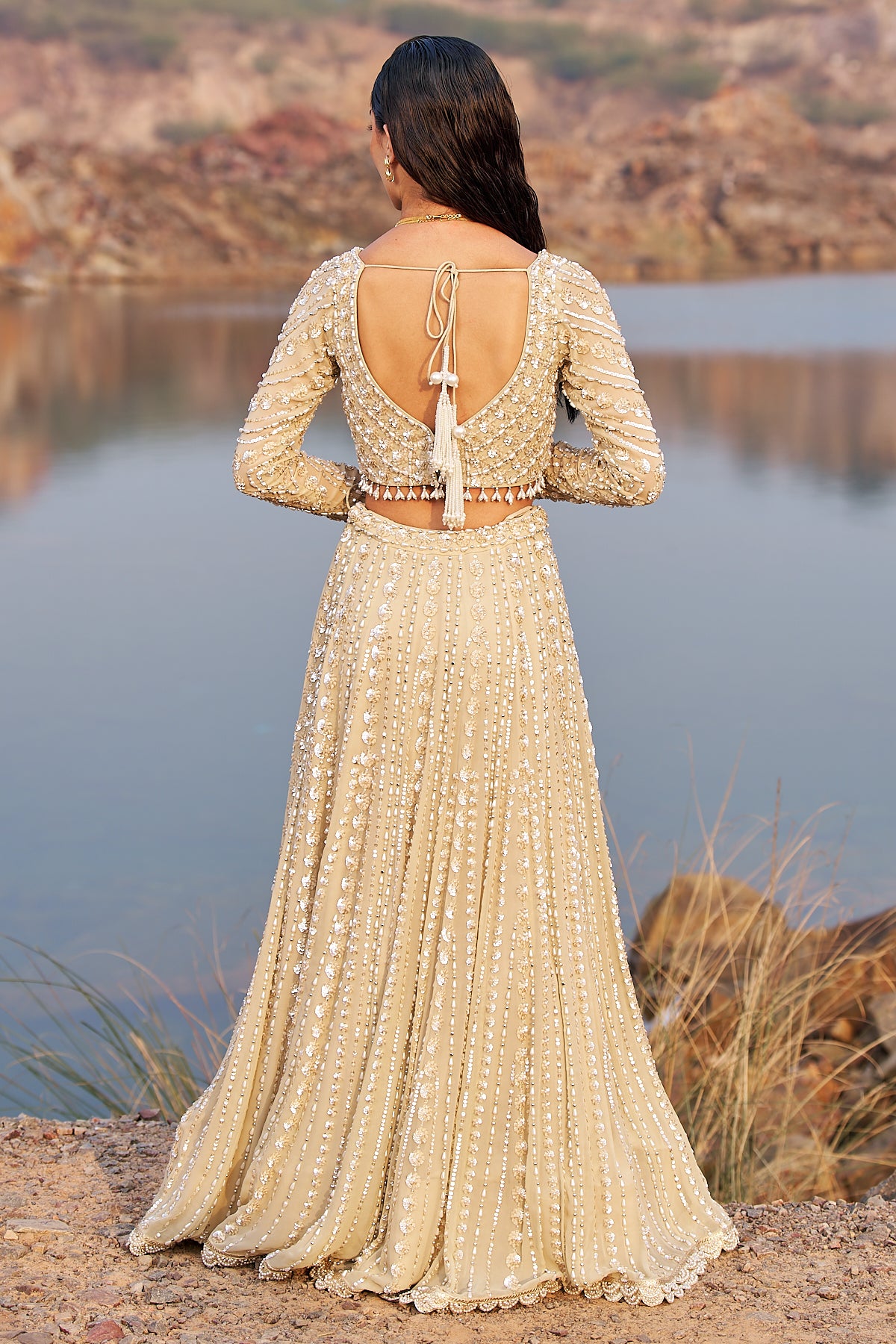 Bahaar e jalsaa sunehri lehenga set