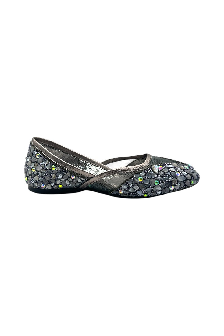 MOJDIPearl Elegance Embellished Juttis