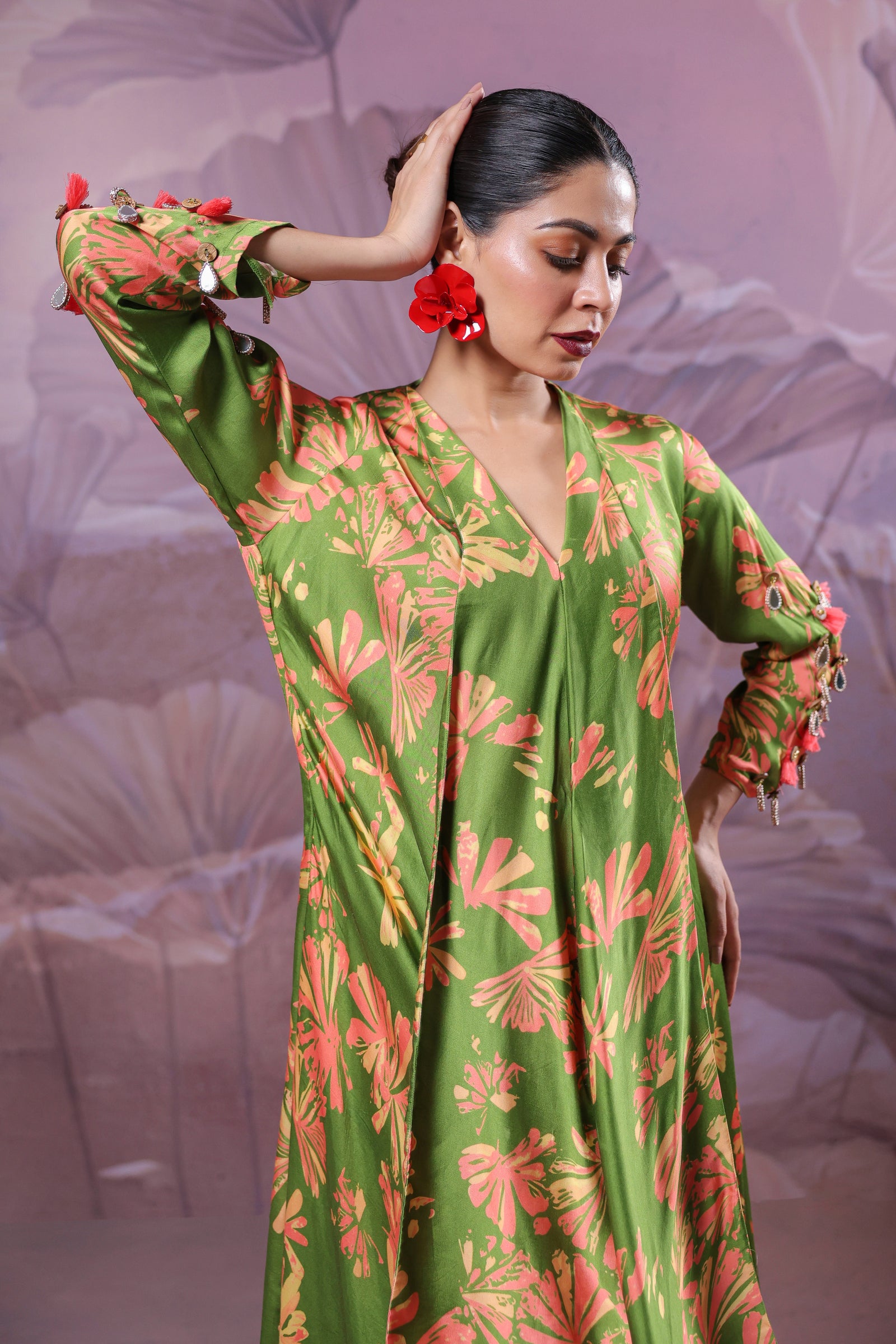 Ballygunge avacado green  tassel tunic set in