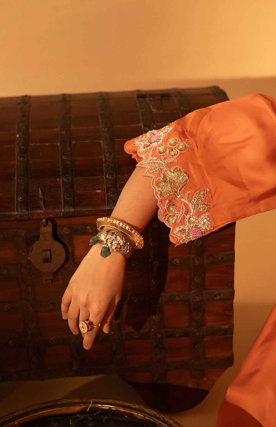 A Embroidered Scallop Jacket Set With Bustier And Drape Skirt