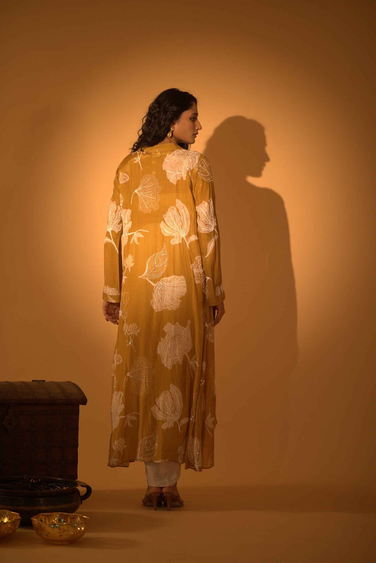 A Embroidered Jacket Set With Bustier And Drape Skirt