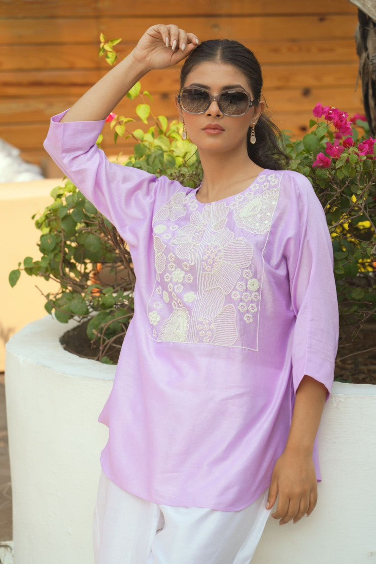 White Ensemble The Exudes Shree Opulence Enhanced