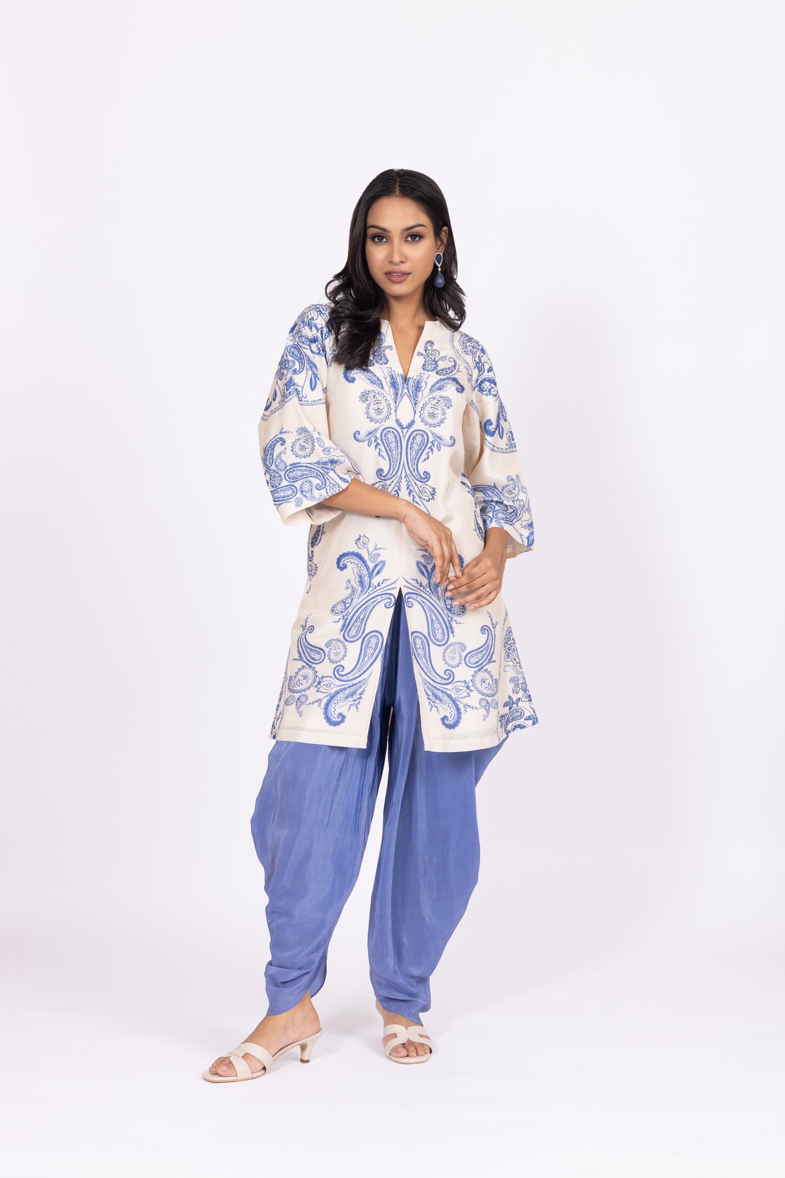 Crafted Nargis Linen Kurta Set with Striped Chiffon Dupatta