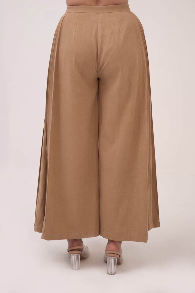 Pleated Denim Flared Pants
Ash Brown