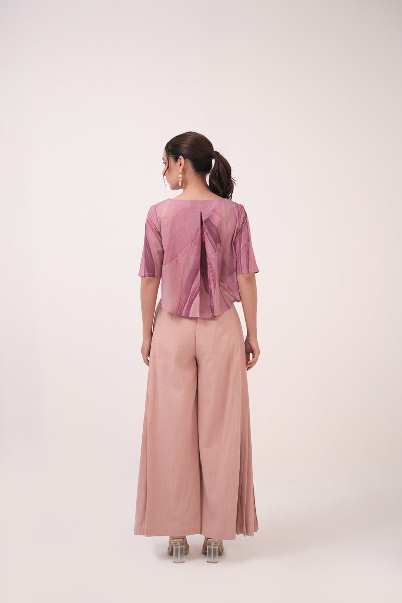 Pleated Denim Flared Pants
Pastel