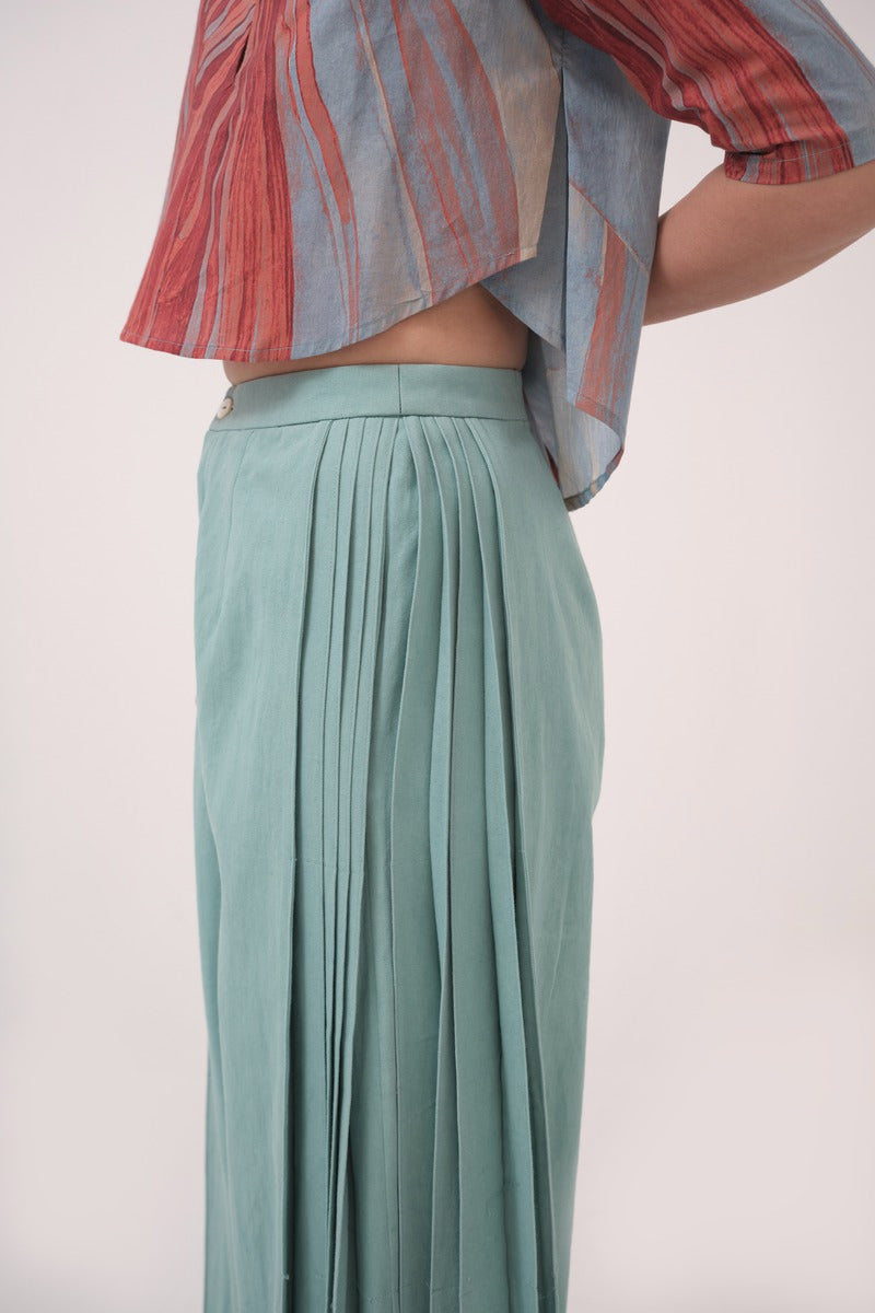 Pleated Denim Flared Pants
Teal